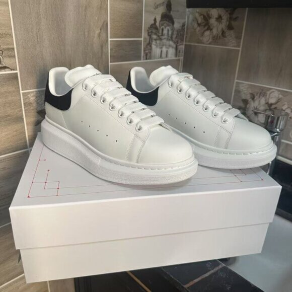 Alexander McQueen Cream and Black Sneakers - Picture 2 of 7